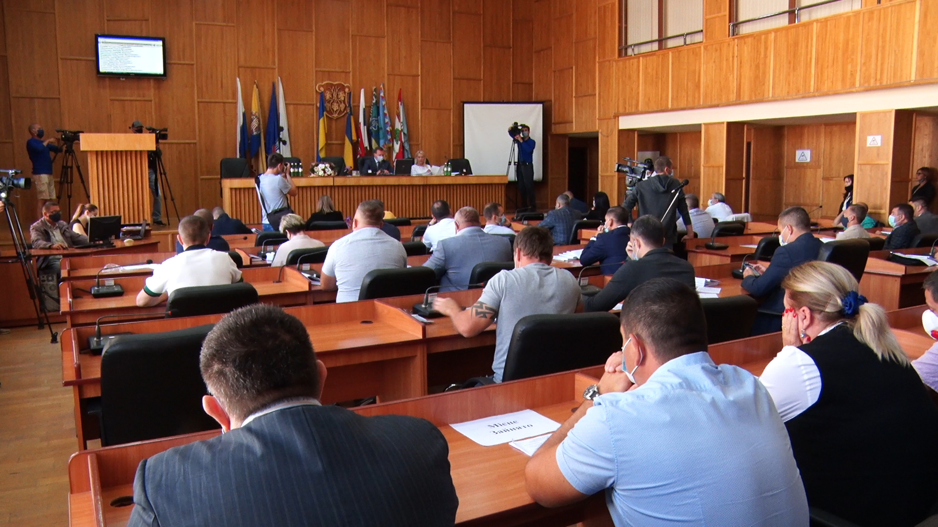 Доля дитячої залізниці та створення міського парку: в Ужгороді відбулось засідання чергової сесії