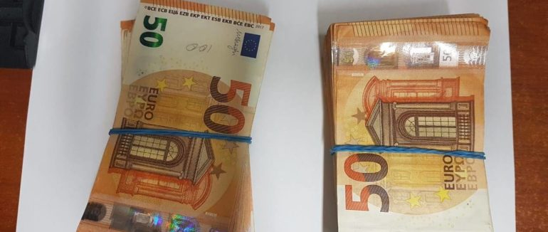 400 купюр по 50 євро: на Закарпатті на митному посту “Тиса” 53-річний львів’янин втратив понад 650 тисяч гривень