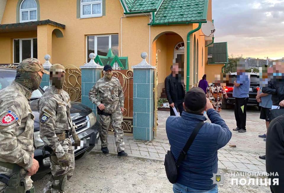 Закарпатська поліція припинила діяльність міжнародного каналу переправи нелегалів через держкордон
