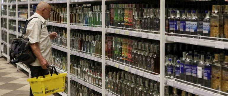 Підвищення цін на алкоголь в Україні: скільки коштуватиме вино та горілка