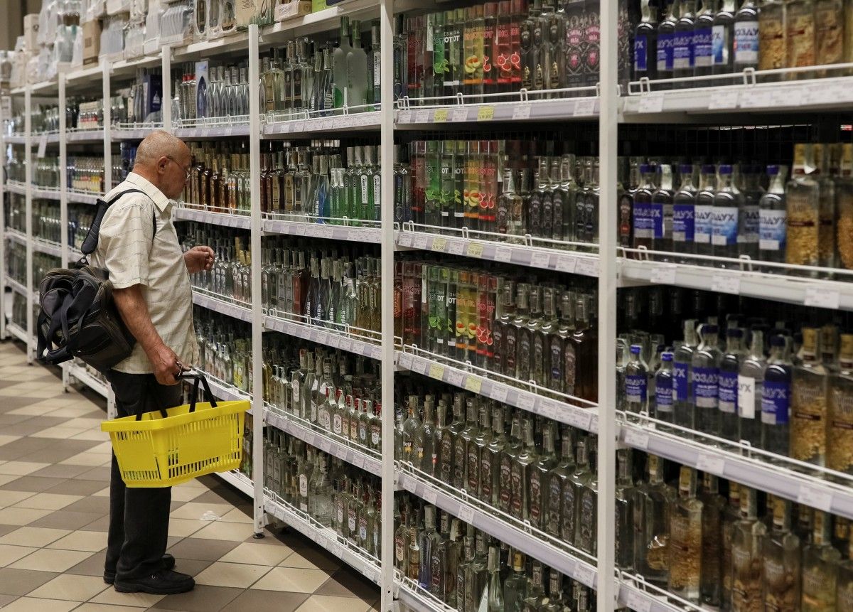 Підвищення цін на алкоголь в Україні: скільки коштуватиме вино та горілка