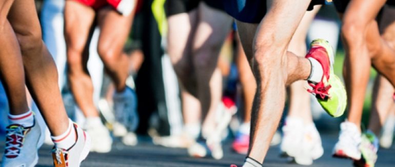 Іспанський атлет під час забігу поступився призовим місцем конкуренту — той спершу лідирував, але потім повернув не туди