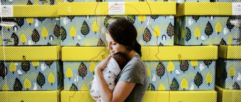 Пакунок маляти повертається: Рада ухвалила закон про надання одноразової натуральної допомоги новонародженим