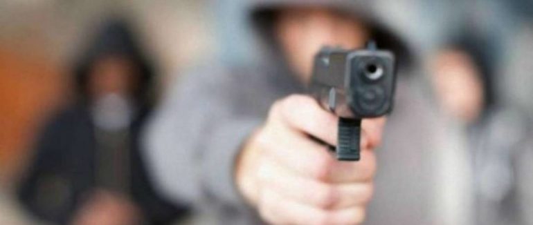 Озброєний напад та пограбування: прокуратура погодила підозру ужгородцю, що здійснив напад на АЗС