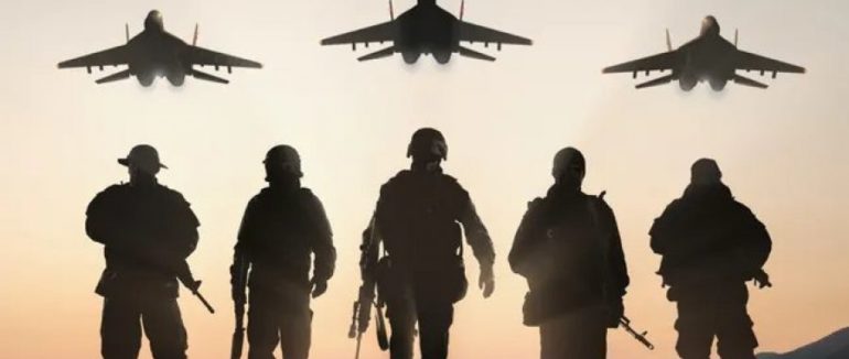 На тлі зображень російської зброї та техніки: Трамп випустив передвиборчий банер для збору грошей