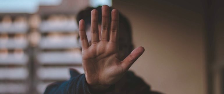 Школи та дитсадки зможуть працювати у червоній зоні карантину