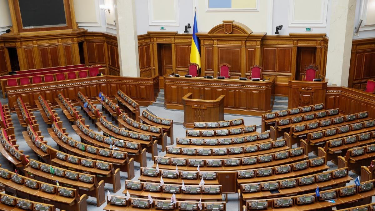 Спалах коронавірусу у Верховній Раді: як зараз працюватимуть депутати