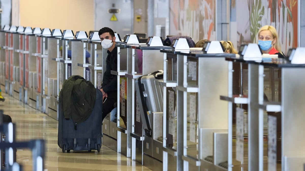 Україна в червоній зоні: відсьогодні для українців відкриті 52 країни