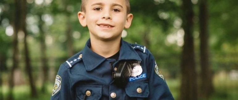 315 тисяч доларів: у США хлопчик зібрав гроші на бронежилети для поліцейських собак