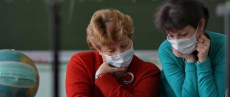 Страхування вчителів-пенсіонерів та дітей від коронавірусу: чого очікувати закарпатцям