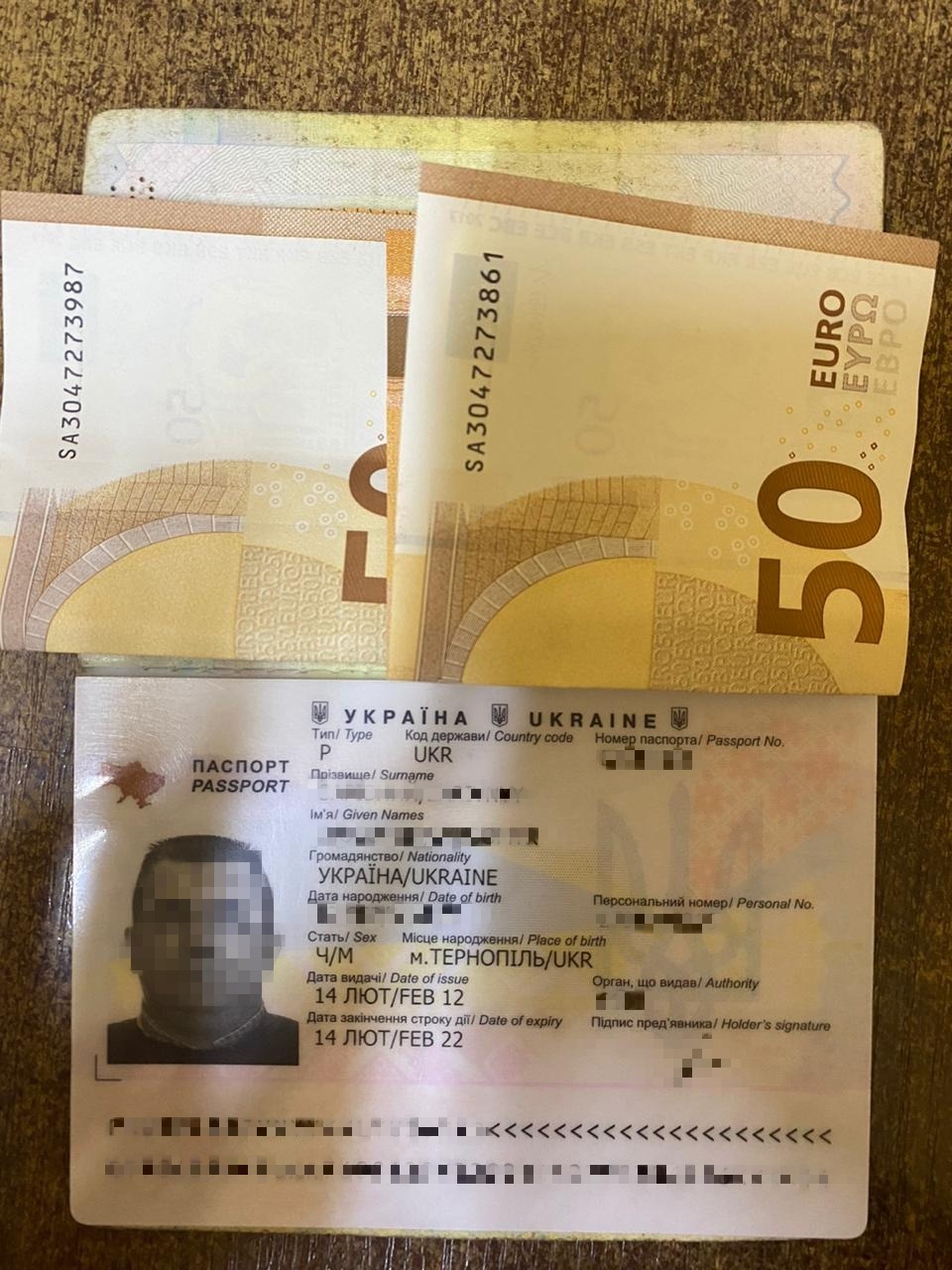 100 доларів та 100 євро: на кордоні Закарпаття продовжують пропонувати хабарі