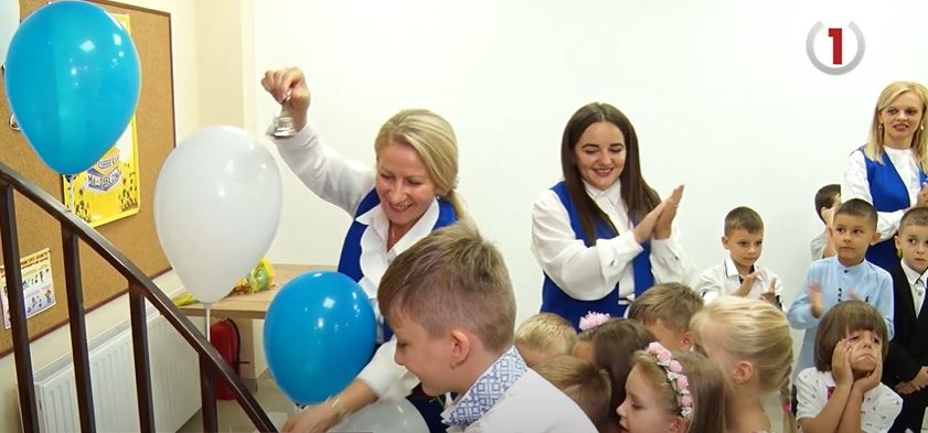 Старт навчання у Мукачеві: перший дзвінок у приватній гімназії «Індиго»