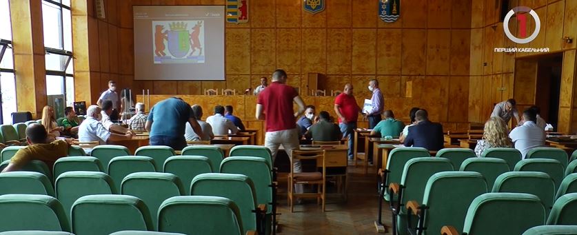 У Хусті відбулося сесійне засідання районної ради