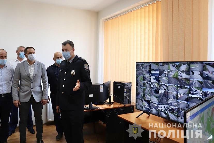 "Безпечне Закарпаття" - відеоспостерження та розпізнавання автомобільних номерів: поліція Закарпаття презентувала новий проєкт
