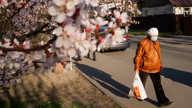 Що буде з вихідними? Україна розглядає ідею карантину вихідного дня