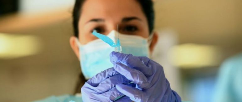 Вакцина проти грипу: коли і як щепитися під час COVID-19 ‎