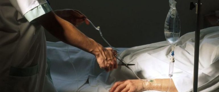 Легалізація евтаназії. Де її підтримують і за яких умов