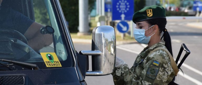 500 гривень хабара на кордоні Закарпаття: двоє українців хотіли відкупитися від перебування на самоізоляції