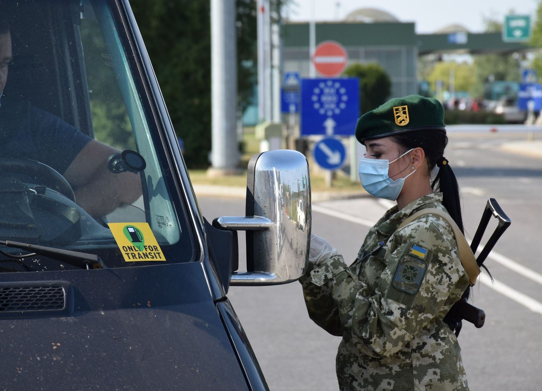 500 гривень хабара на кордоні Закарпаття: двоє українців хотіли відкупитися від перебування на самоізоляції