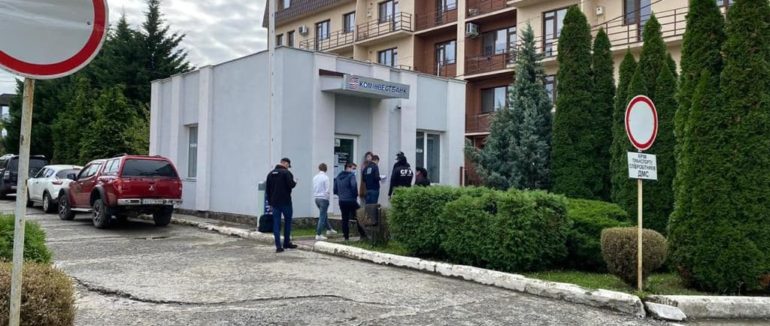 Спецоперація СБУ та прокуратури в Ужгороді: на хабарі затримали керівника відділу міграційної служби