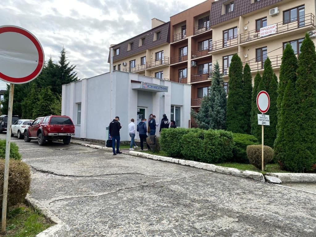 Спецоперація СБУ та прокуратури в Ужгороді: на хабарі затримали керівника відділу міграційної служби