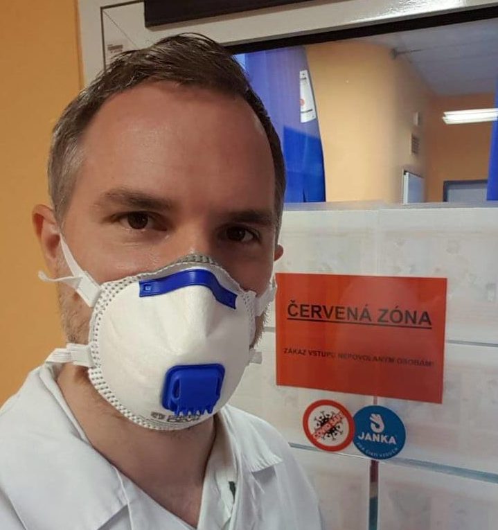 Мер Праги стане волонтером у лікарні, де лежать хворі із COVID-19