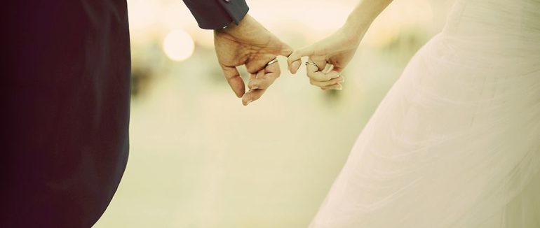 Цікаве питання: чому жінки досі беруть прізвище чоловіка після одруження