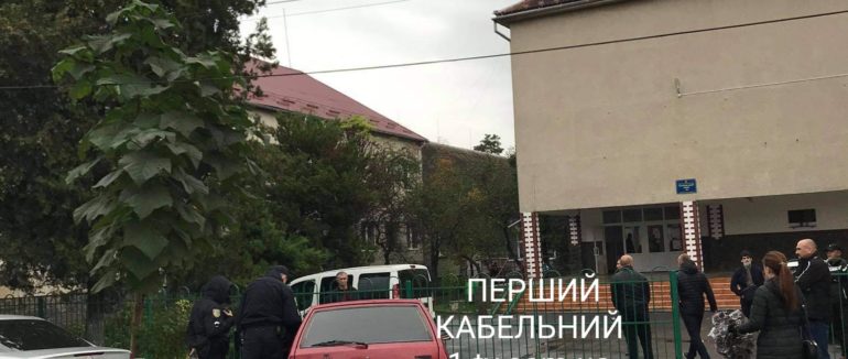 Агітація за провладну партію: в Мукачеві поліція перевіряє факт правопорушення