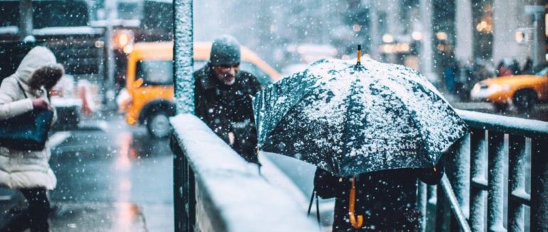 Сильний вітер та мокрий сніг: на закарпатців очікує різке погіршення погодніх умов