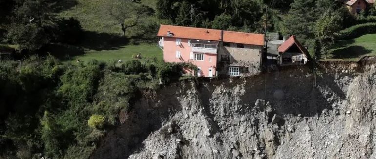 На півдні Франції лютує руйнівний шторм: одна людина загинула, 8 зникли безвісти