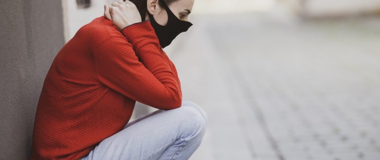 У ВООЗ заявили, що через пандемію коронавірусу в суспільстві зростає втома і апатія