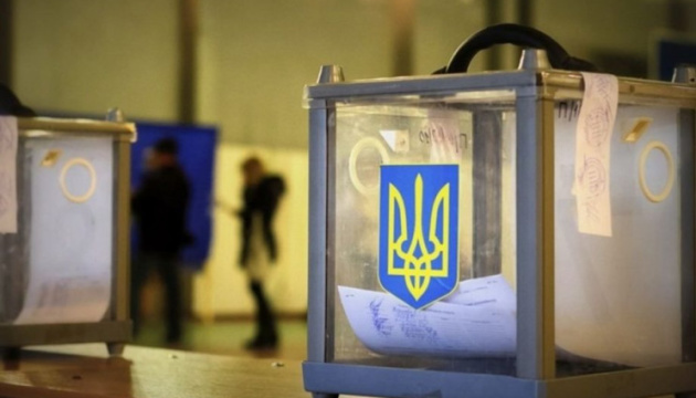До місцевих виборів менше місяця: "Слуга народу" падає в рейтингах зменшуючи розрив з "ЄС" та "ОПЗЖ"