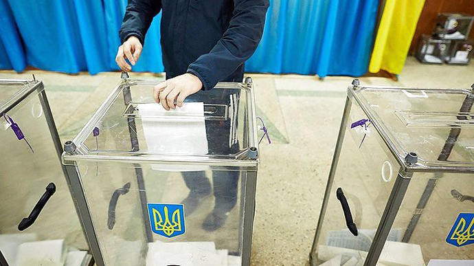 Місцеві вибори 2020: рейтинг партій зростає. Лідирують "Слуга народу" та "Опозиційна платформа - За життя"