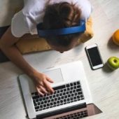 Віддалена робота: МОЗ закликає по-максимуму працювати з дому і не ходити на наради