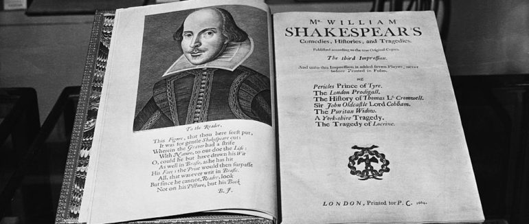 Копію першої збірки п’єс Шекспіра продали на аукціоні за майже $10 млн. Це рекордна ціна для друкованого видання