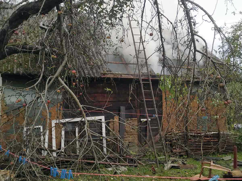 Офіційні подробиці пожежі на Тячівщині: горіло приватне господарство
