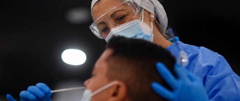 Неприємний інцидент: під час тесту на коронавірус жінці пробили мозкову оболонку