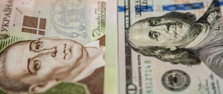 Гривня падає, євро дешевшає: курс валют на 5 жовтня