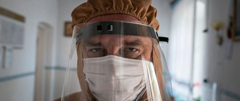 Компенсація від держави під питанням: покійному лікарю, який був обличчям боротьби з COVID-19, прийшов негативний ПЛР-тест