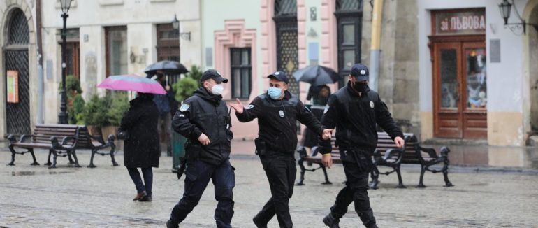 Новий прогноз: коли закінчиться карантин в Україні