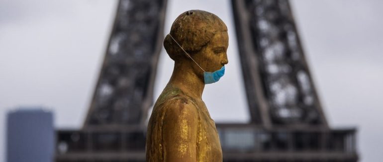 В Парижі та ще восьми французьких містах вводять комендантську годину