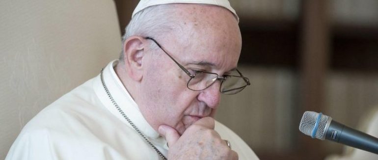 Скандал навкруги Папи Римського: все через лайк під “гарячим” фото