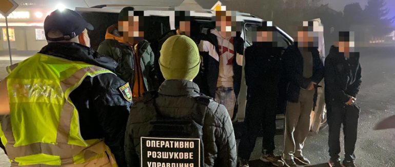 Офіційні подробиці затримання нелегалів на Закарпатті