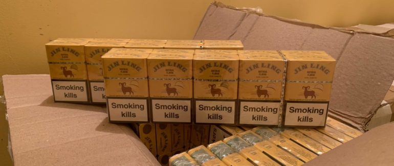 На Закарпатті 28-річний чоловік намагався перемістити 15 пакунків сигарет