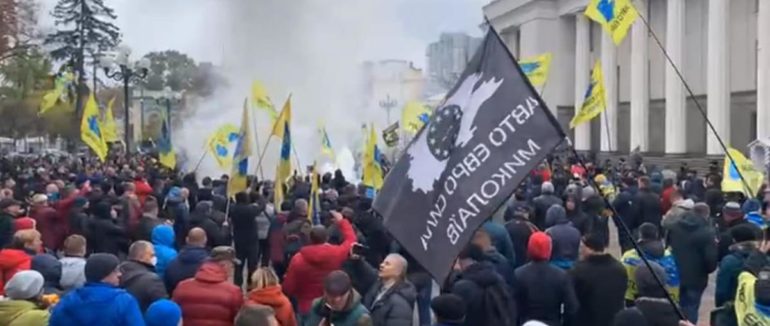 Євробляхери страйкують: в Києві протестувальники вимагають прийняти закон про доступне розмитнення авто