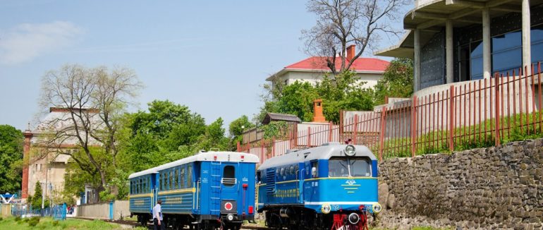 Кінець дитячої вузькоколійки в Ужгороді: звільняють всіх