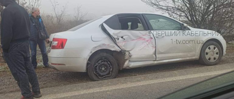 Аварія на в’їзді у Велику Копаню: зіткнулися легковик та мікроавтобус