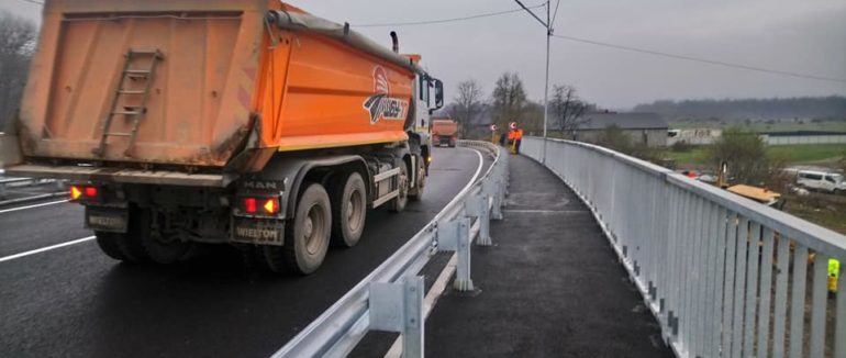 Буштинський міст: останні приготування перед відкриттям на трасі Мукачево-Рогатин