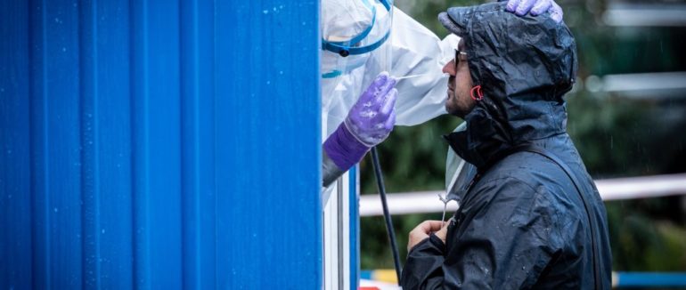 Словаччина VS коронавірус: за день 2,5 млн людей безкоштовно протестували на COVID-19