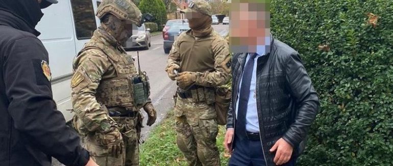 Спецоперація СБУ: на Закарпатті на хабарі викрито заступника голови обласної ради